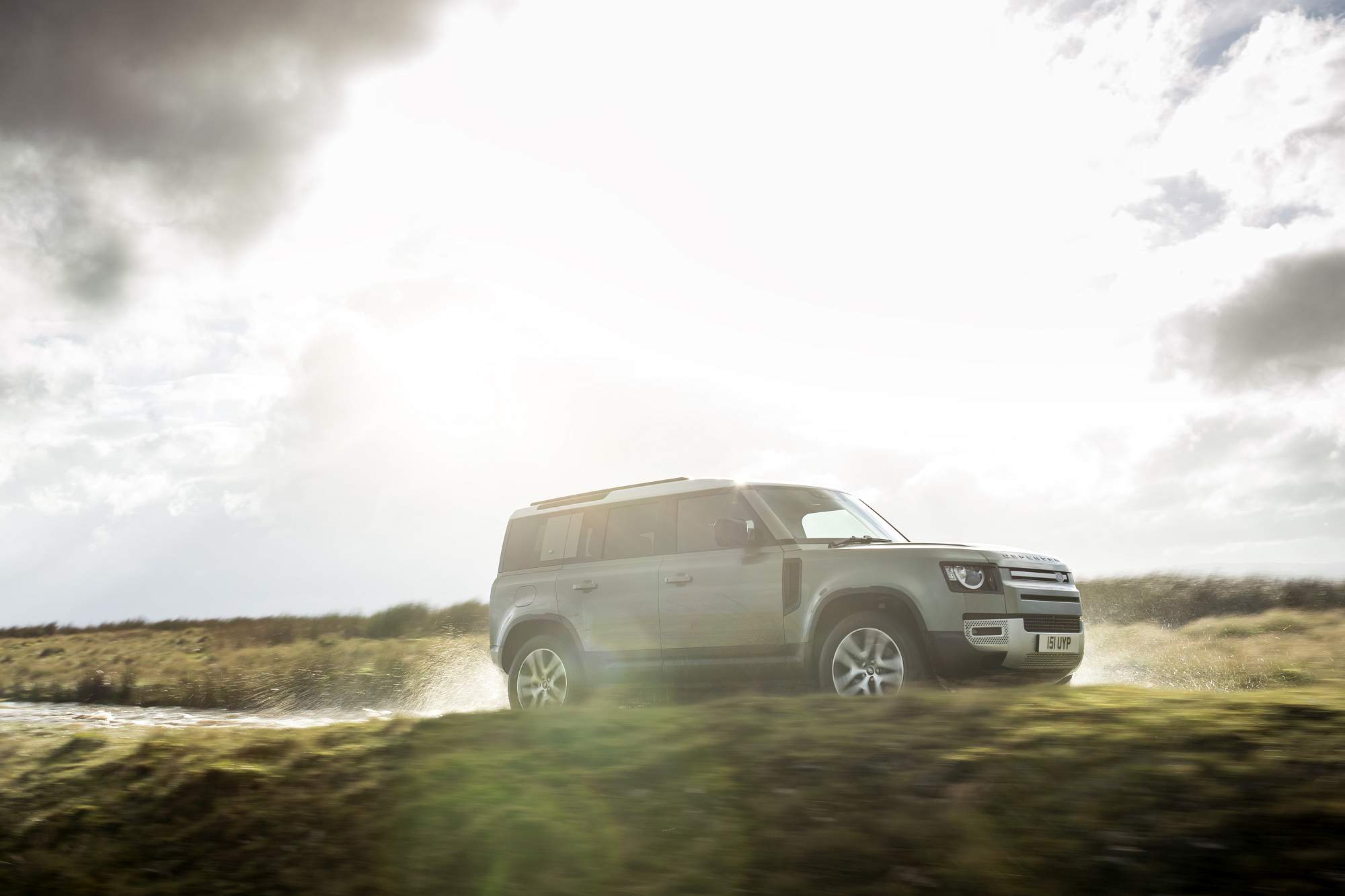 Land Rover_Defender_PHEV_21MY (14)