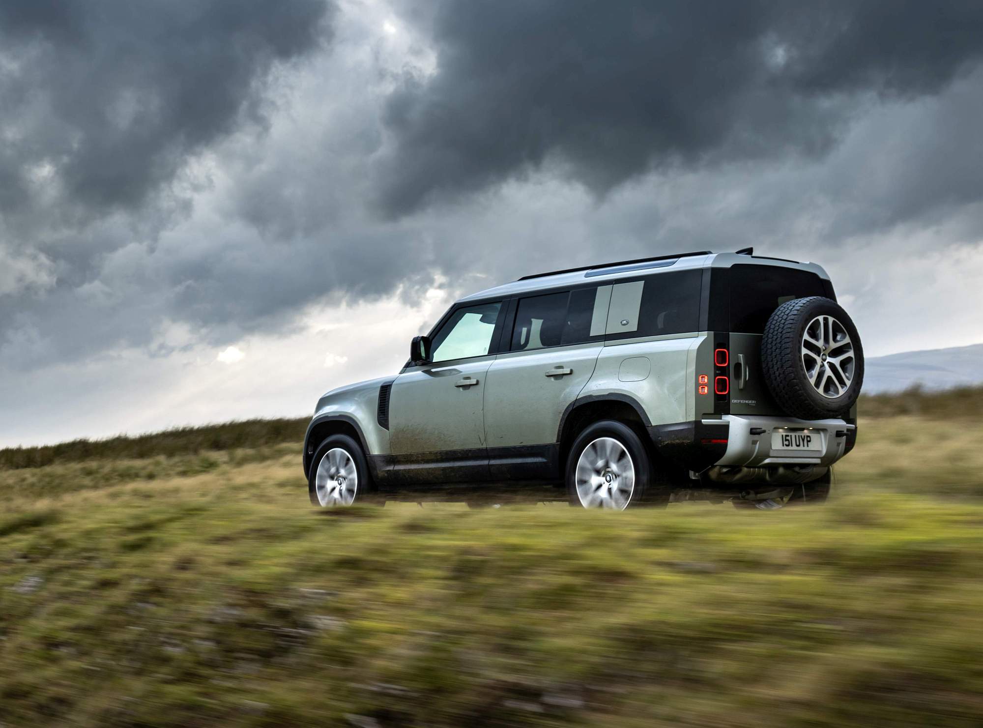 Land Rover_Defender_PHEV_21MY (15)