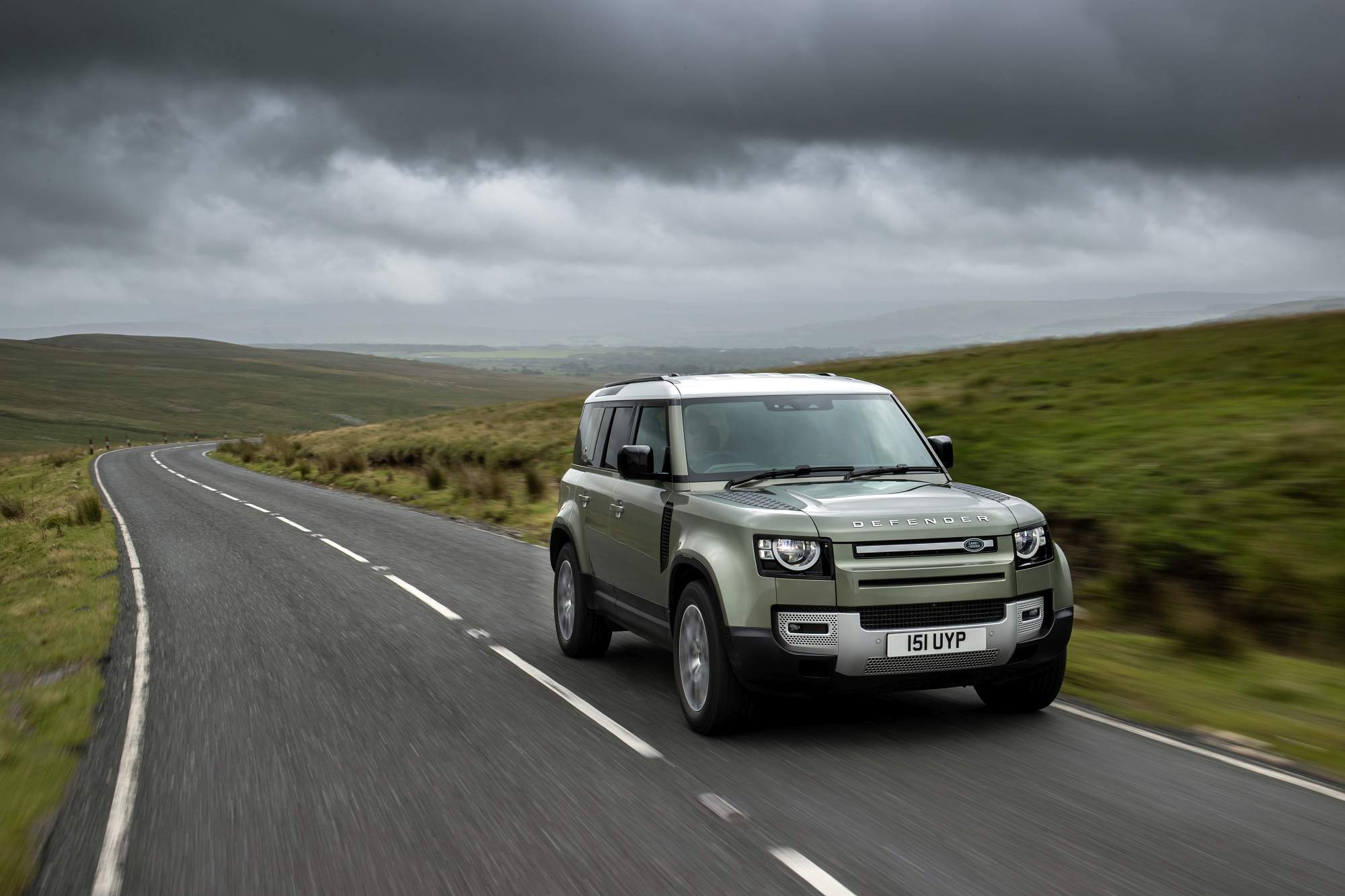 Land Rover_Defender_PHEV_21MY (20)