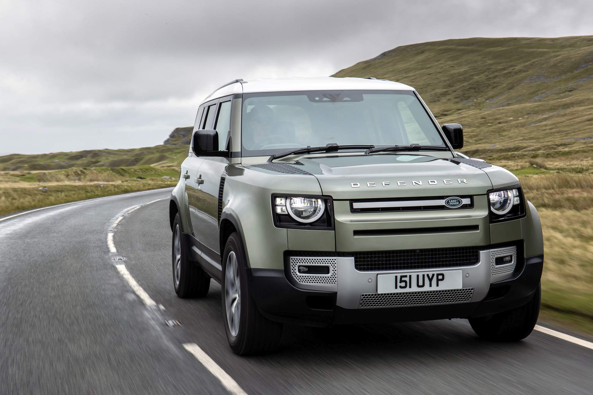 Land Rover_Defender_PHEV_21MY (24)