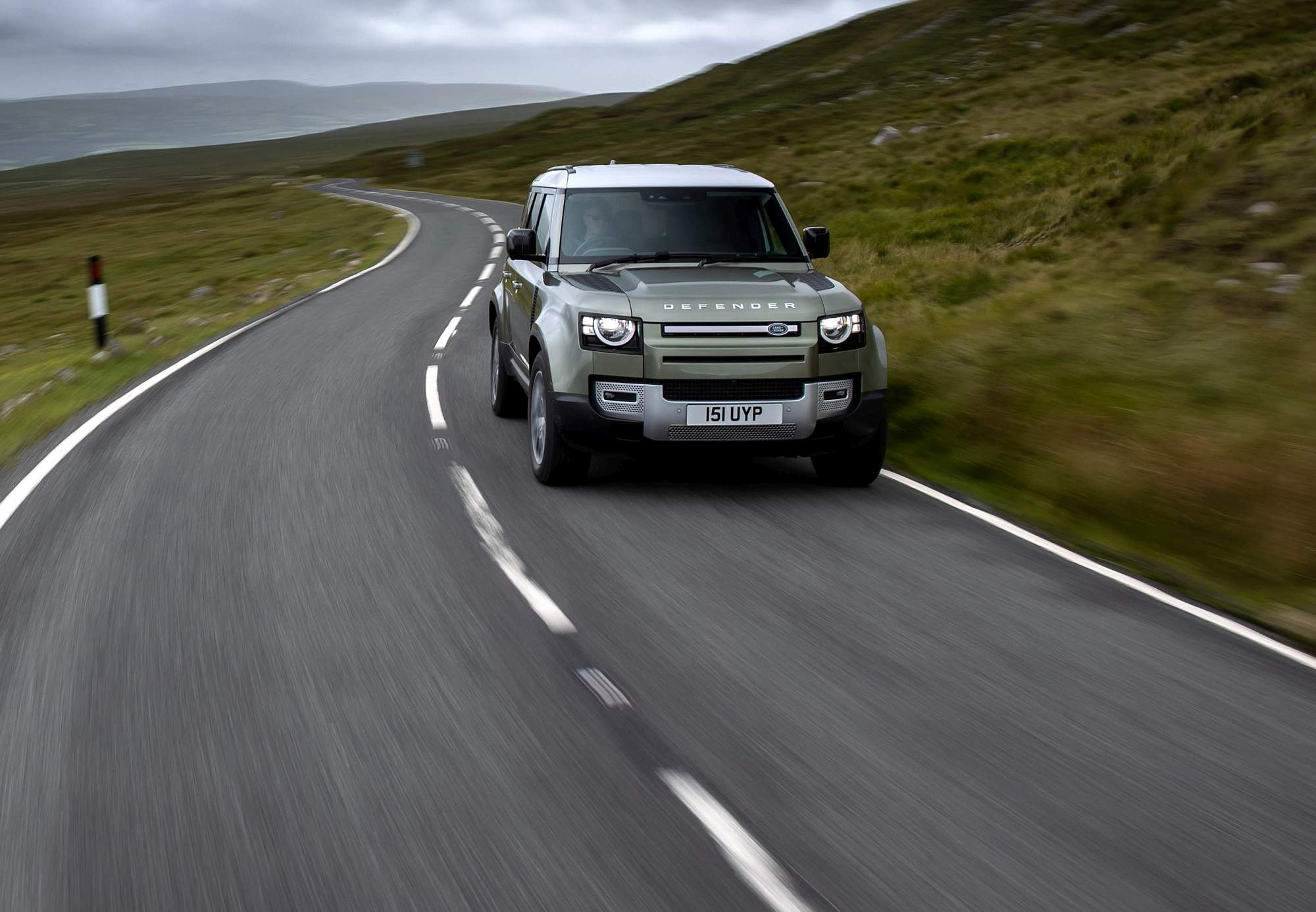 Land Rover_Defender_PHEV_21MY (25)