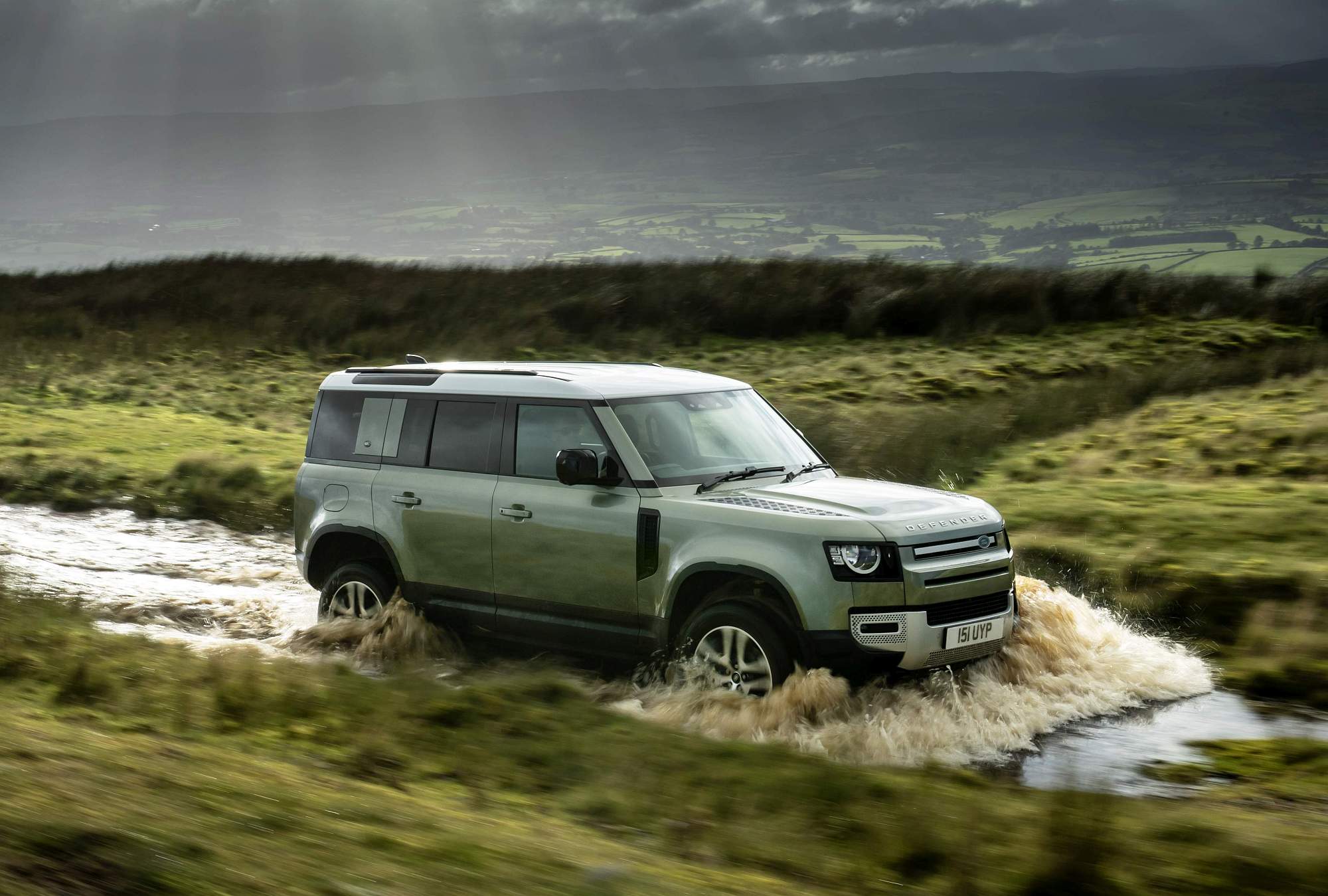 Land Rover_Defender_PHEV_21MY (9)