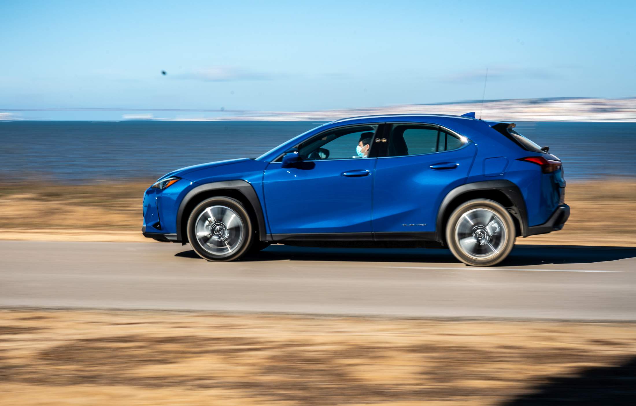 Lexus UX 300e_2020 (3)_