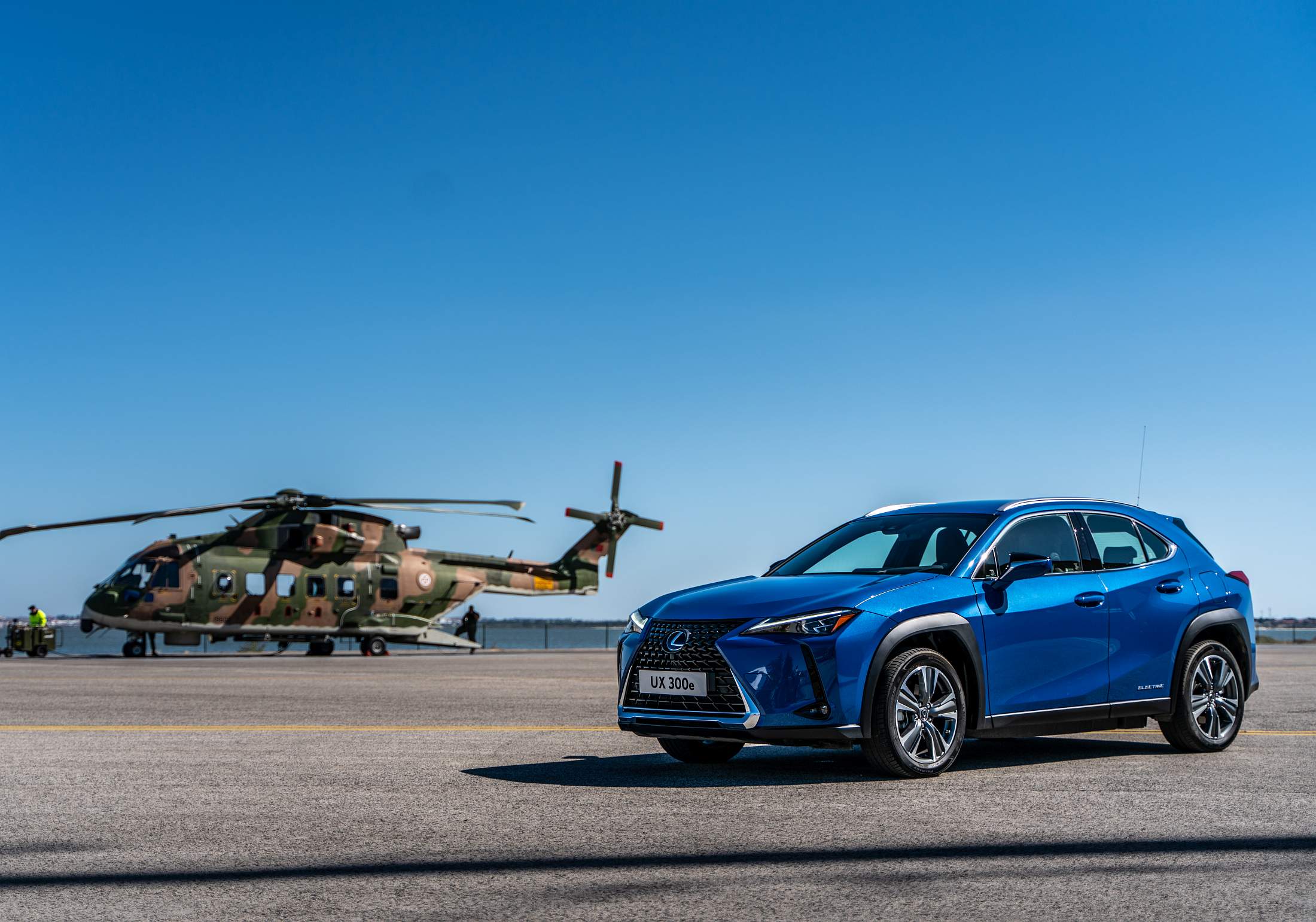 Lexus UX 300e_2020 (9)_