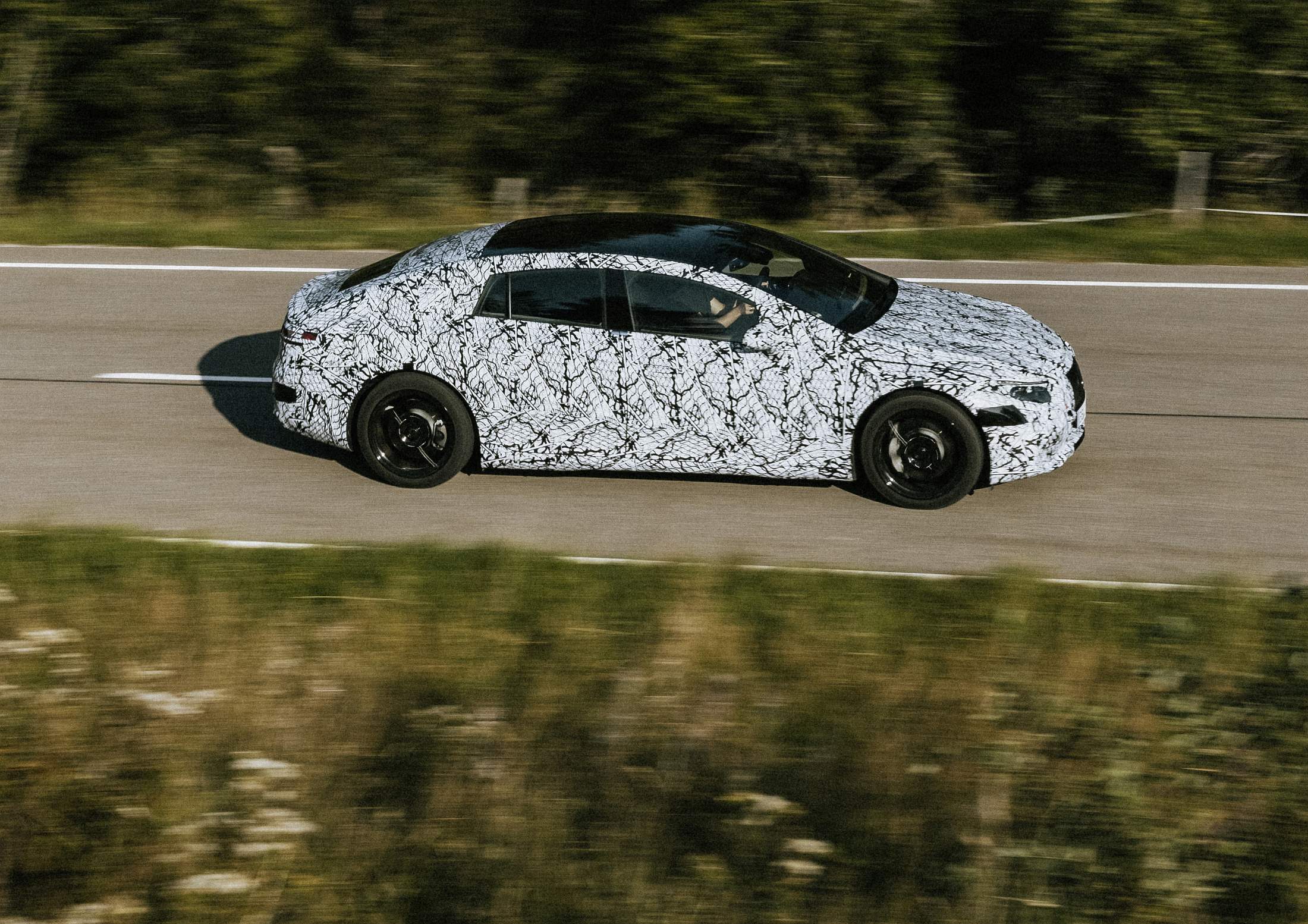 EQS kommt 2021 und ist erstes Modell auf der neuen Elektroarchitektur: Sechs neue EQ Modelle: Mercedes-Benz erweitert Elektroauto-Portfolio

EQS arrives in 2021 and is the first model built on the new electric architecture: Six new models from EQ: Mercedes