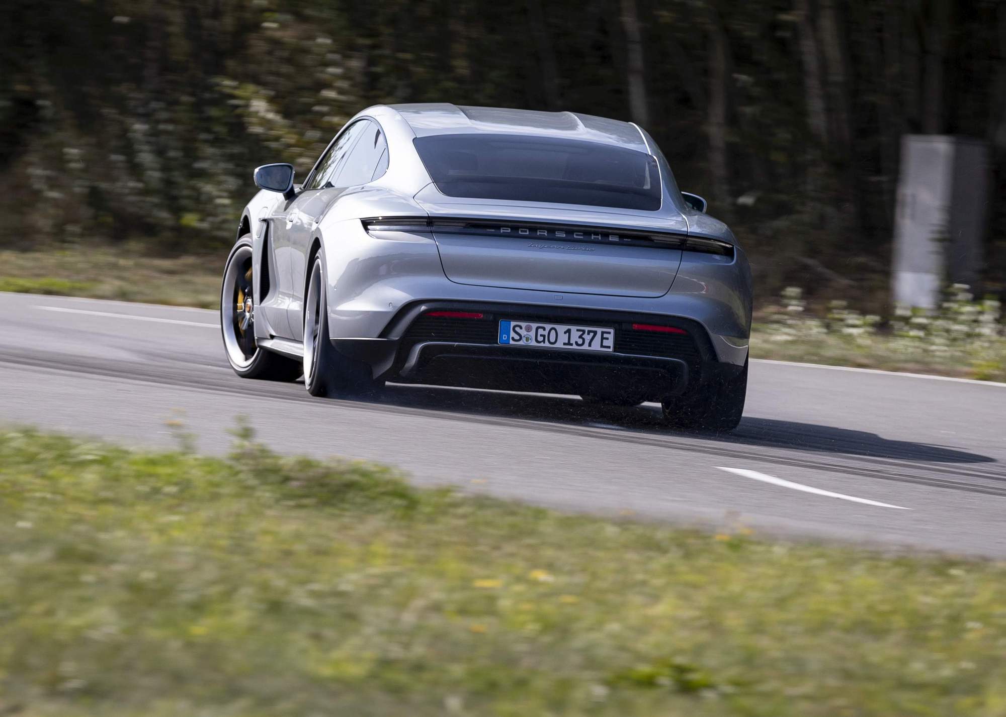 Porsche Taycan Turbo S (16)