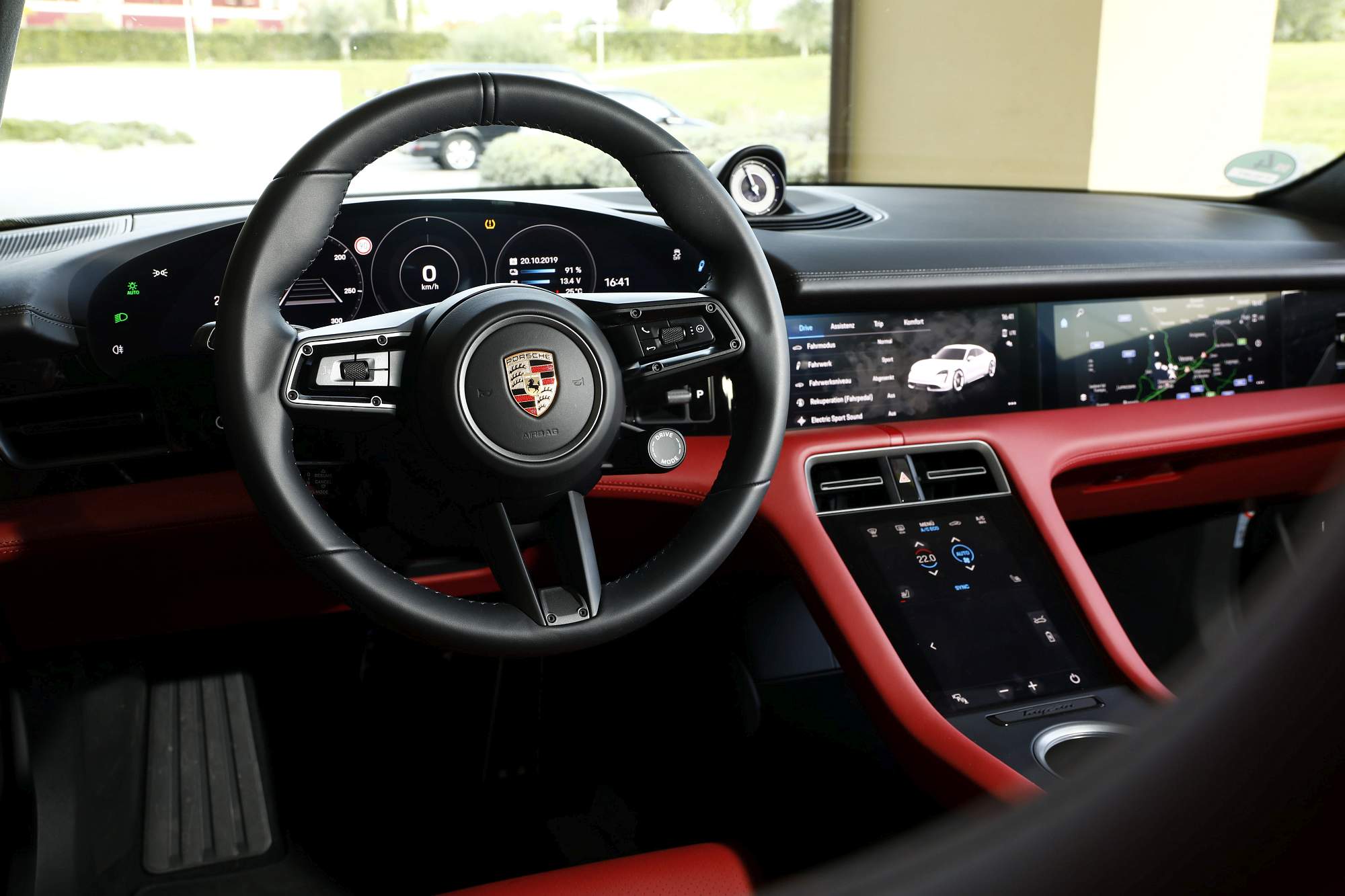 Porsche Taycan Turbo S (23)
