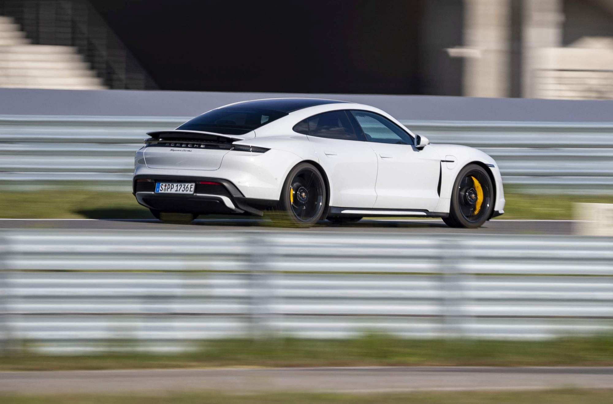 Porsche Taycan Turbo S (9)
