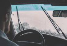 Escovas limpa-vidros: saiba quando deve trocar