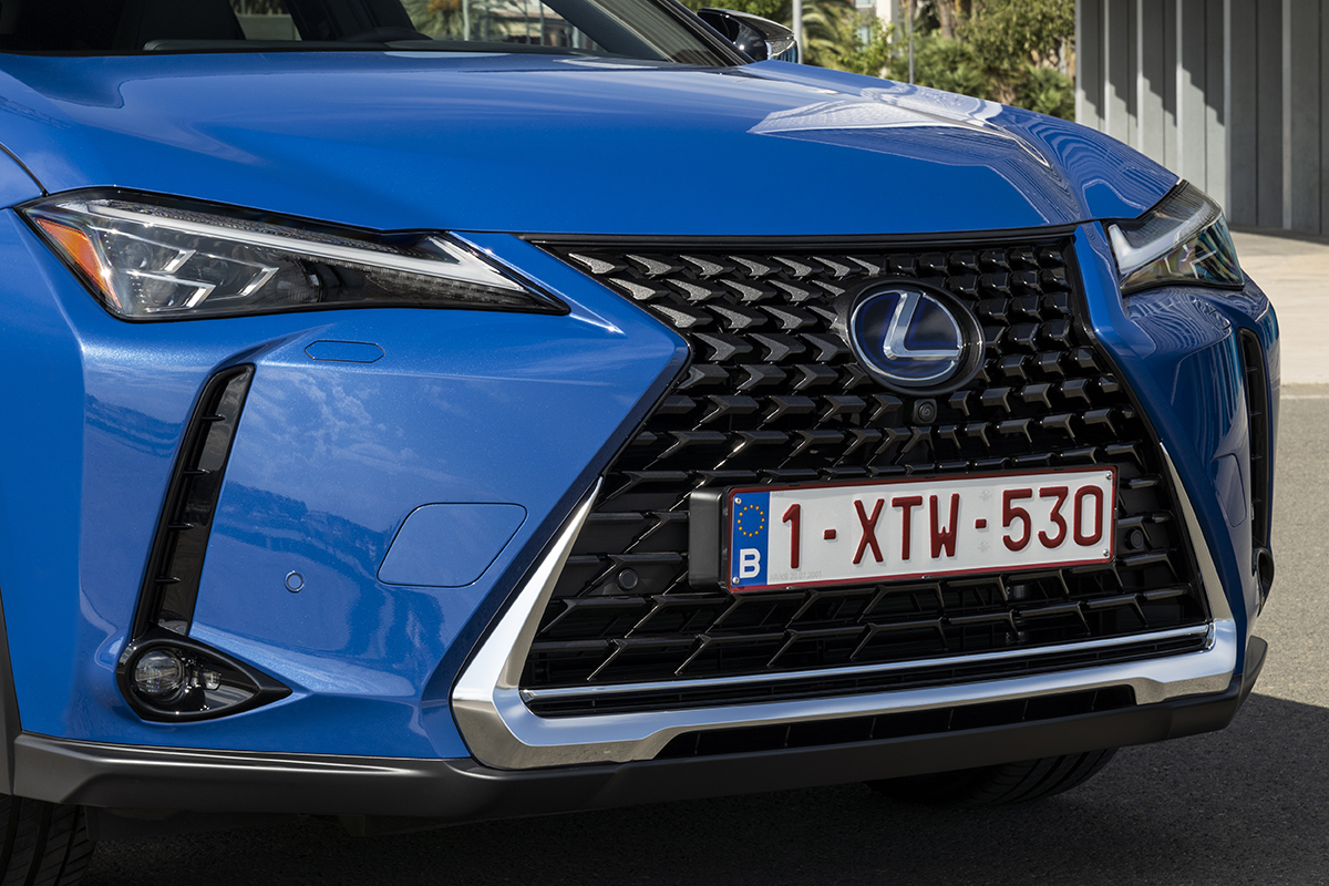 lexus-ux-300e-dpl-012