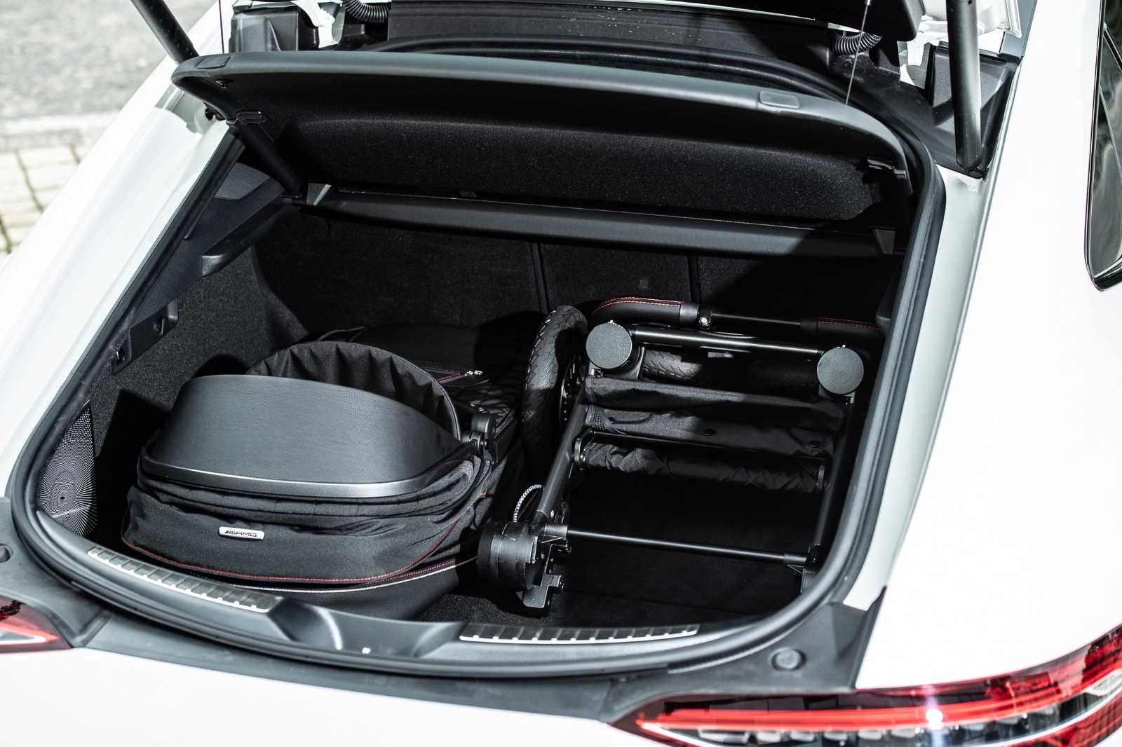 mercedes-benz-brings-amg-comfort-luxury-and-safety-to-hartan-baby-strollers_3