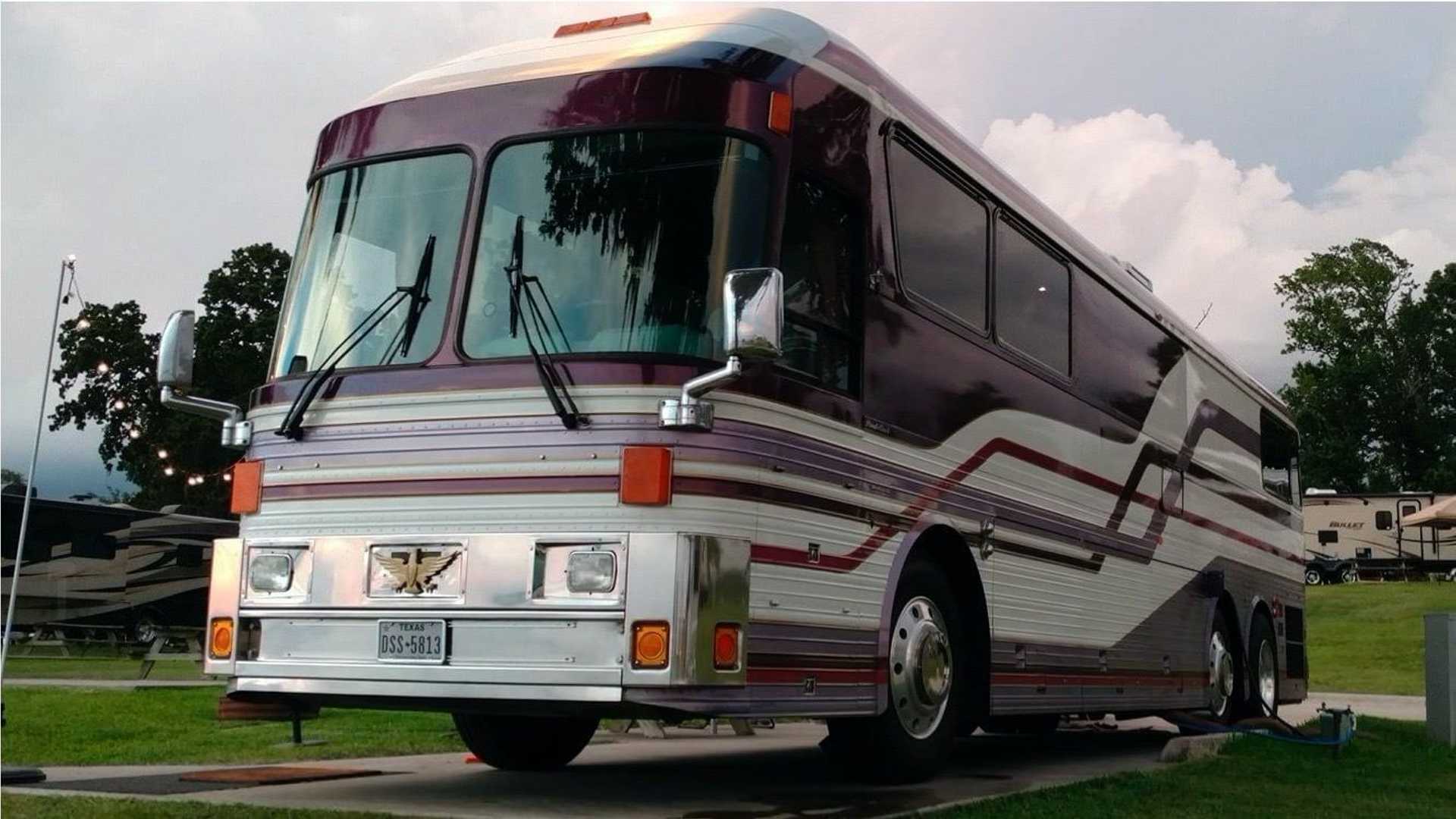 1983-eagle-model-10-motorcoach-owned-by-prince (2)