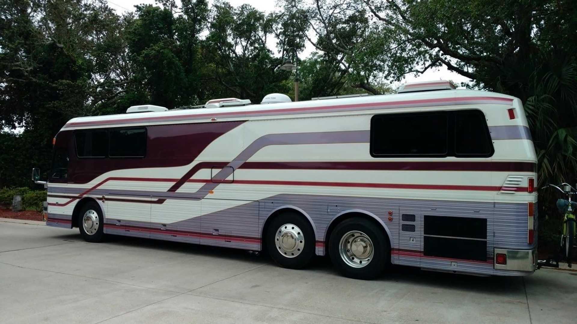 1983-eagle-model-10-motorcoach-owned-by-prince (3)