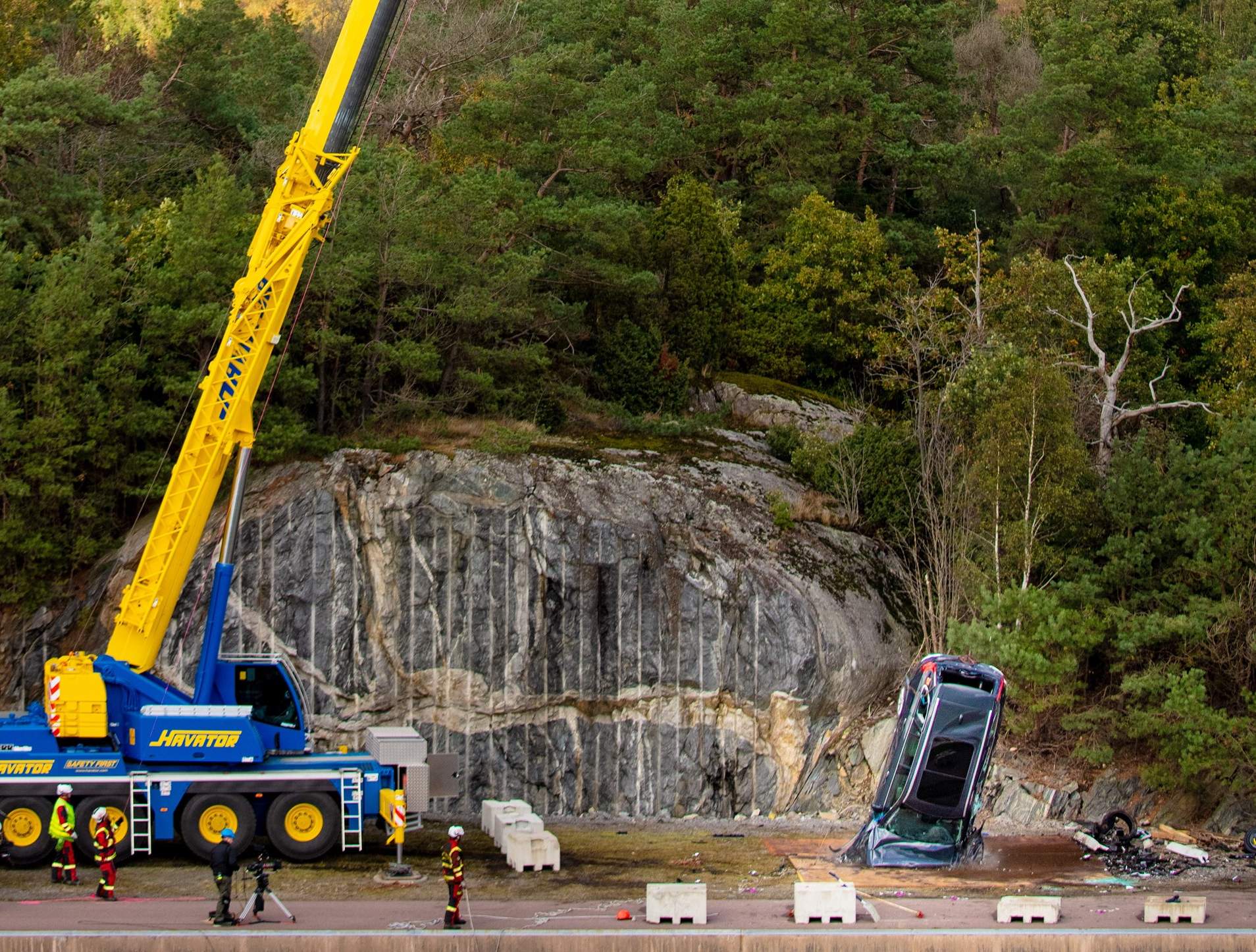 Volvo Cars drops new cars from 30 metres to help rescue services save lives