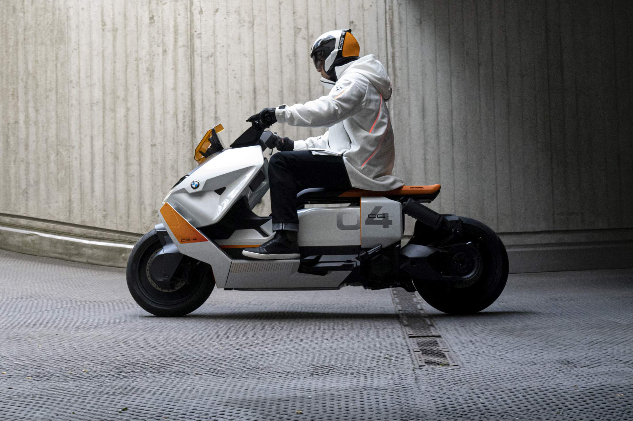 BMW_Motorrad_Definition_CE_04_Beauty_18