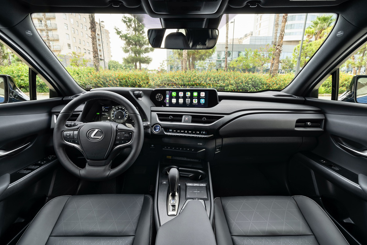 Lexus_UX300e_01