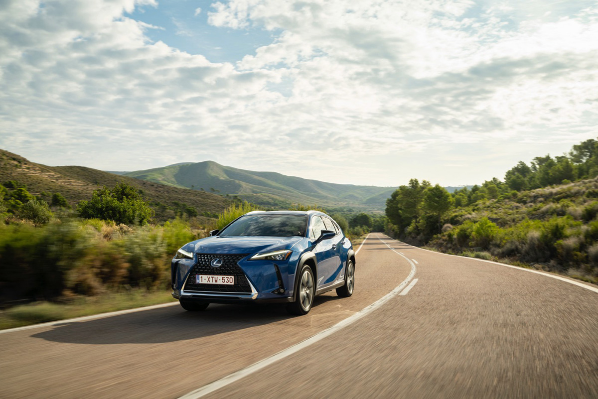 Lexus_UX300e_11