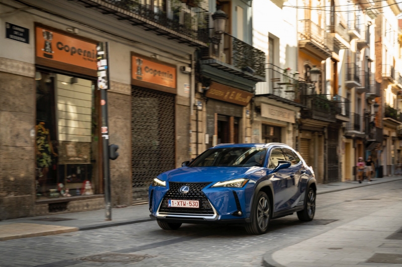 Lexus_UX300e_18