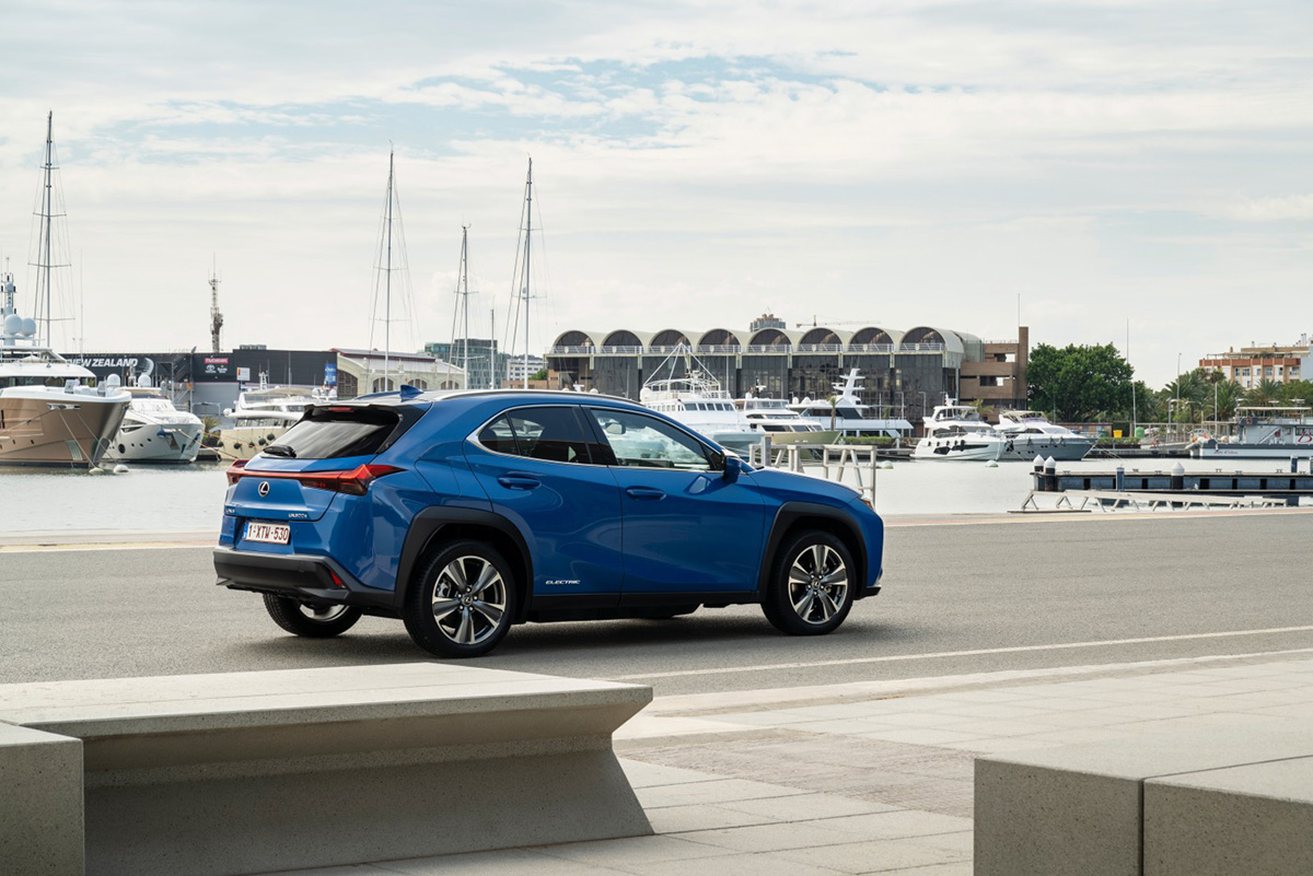 Lexus_UX300e_22