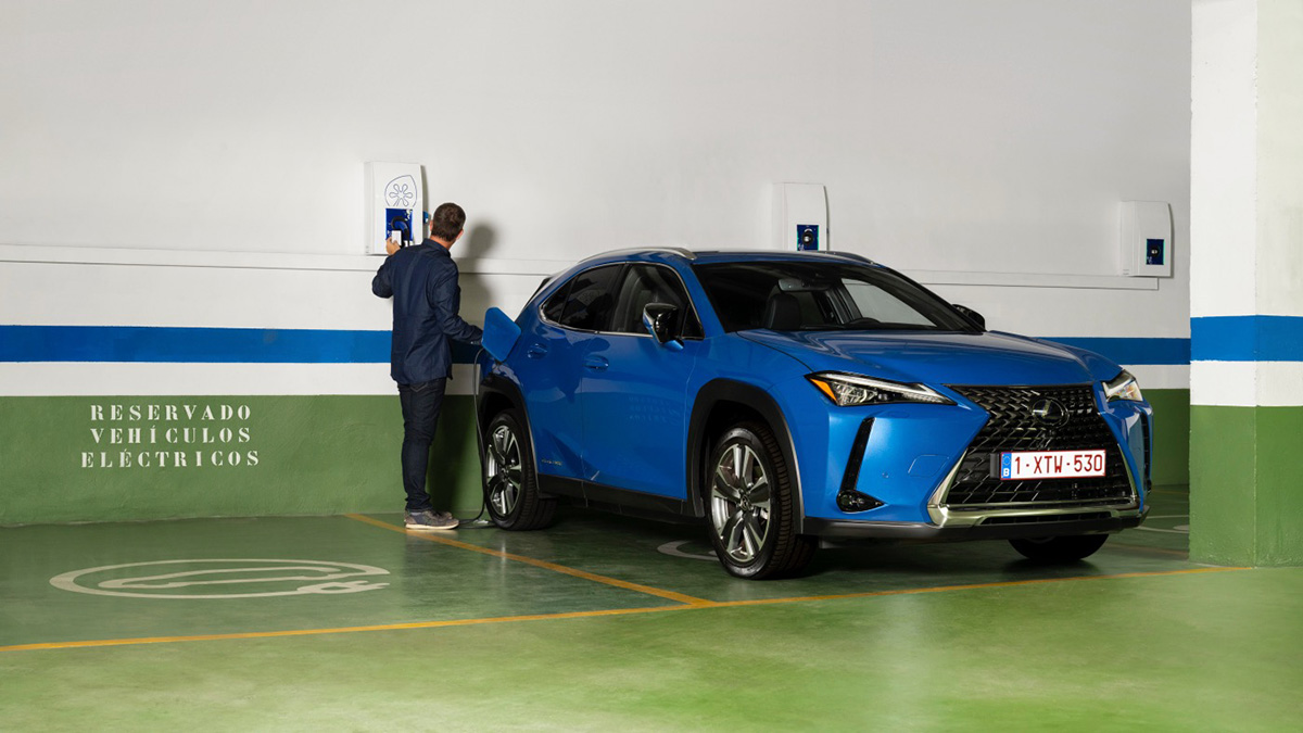 Lexus_UX300e_25
