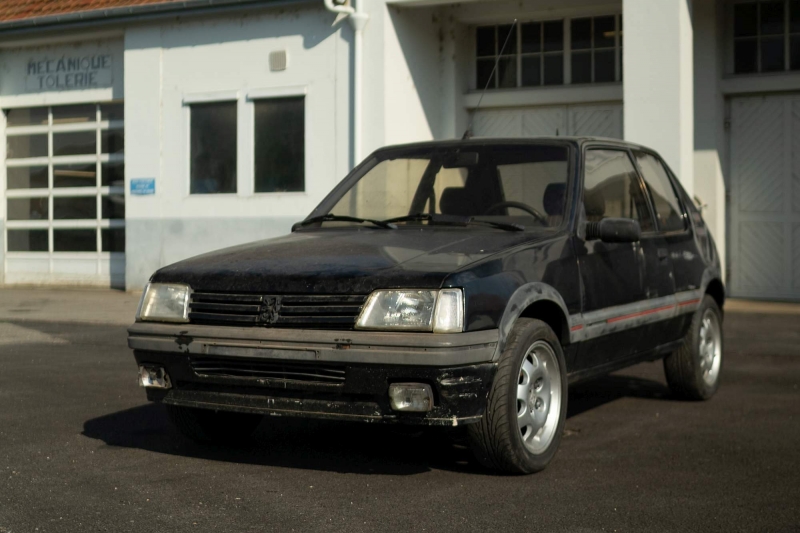 Peugeot 205 GTi Aventure Peugeot_2002 (11)