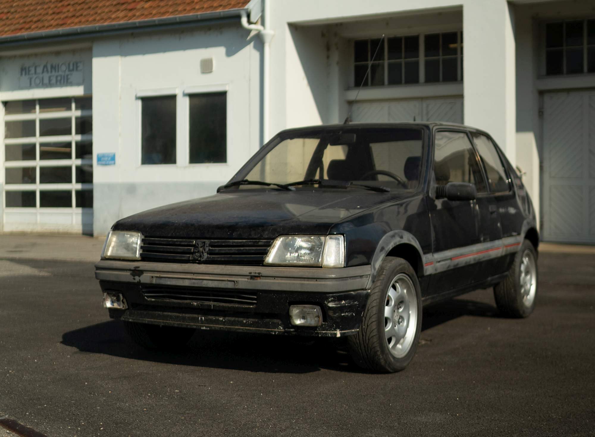 Peugeot 205 GTi Aventure Peugeot_2002 (11)