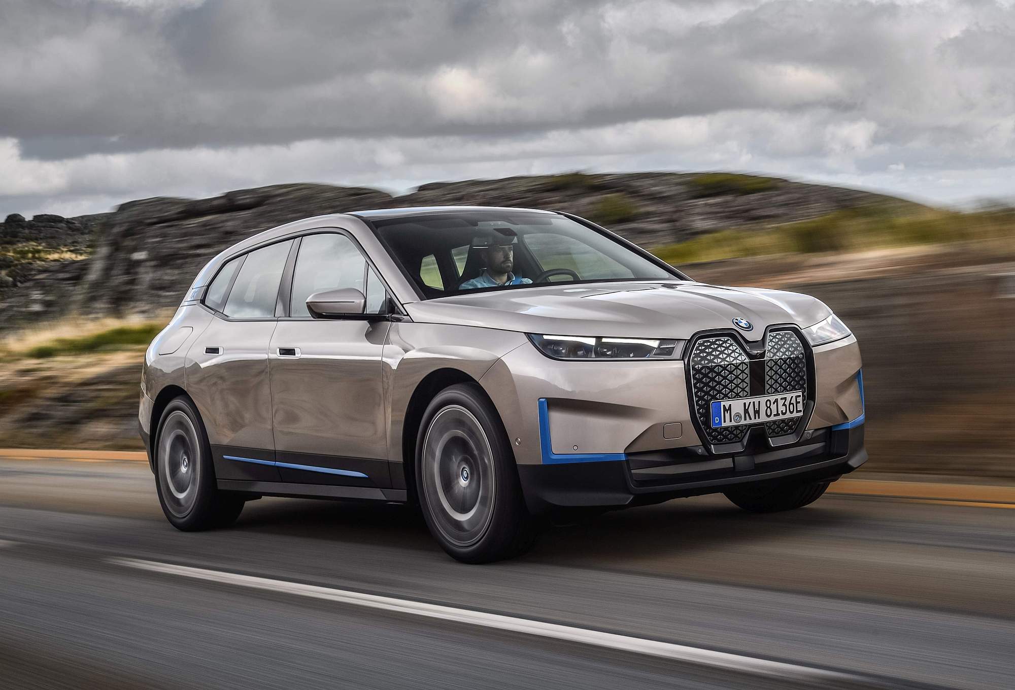 The_first_BMW_iX_On Location_7