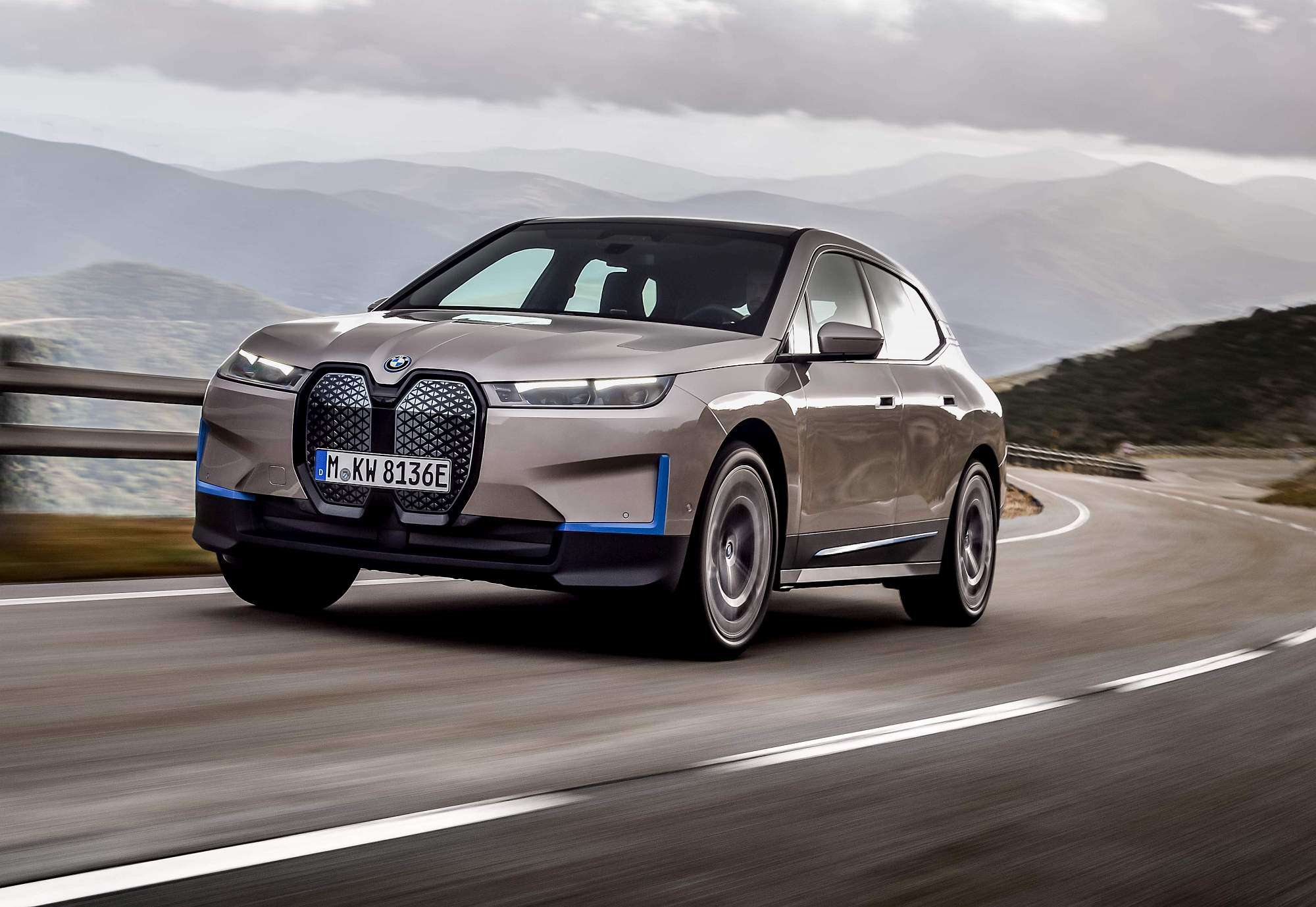 The_first_BMW_iX_On Location_8