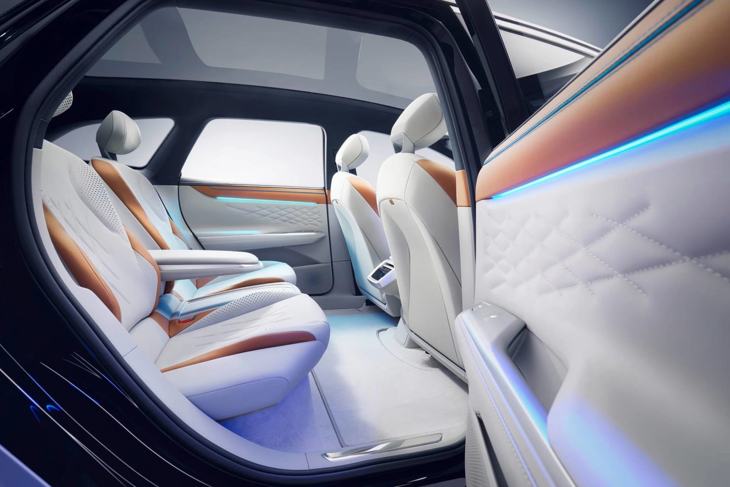 Volkswagen-ID.-Space-Vizzion_6-1440×960