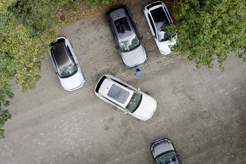 Car and smartphone merge into one: Touareg now parks by remote c