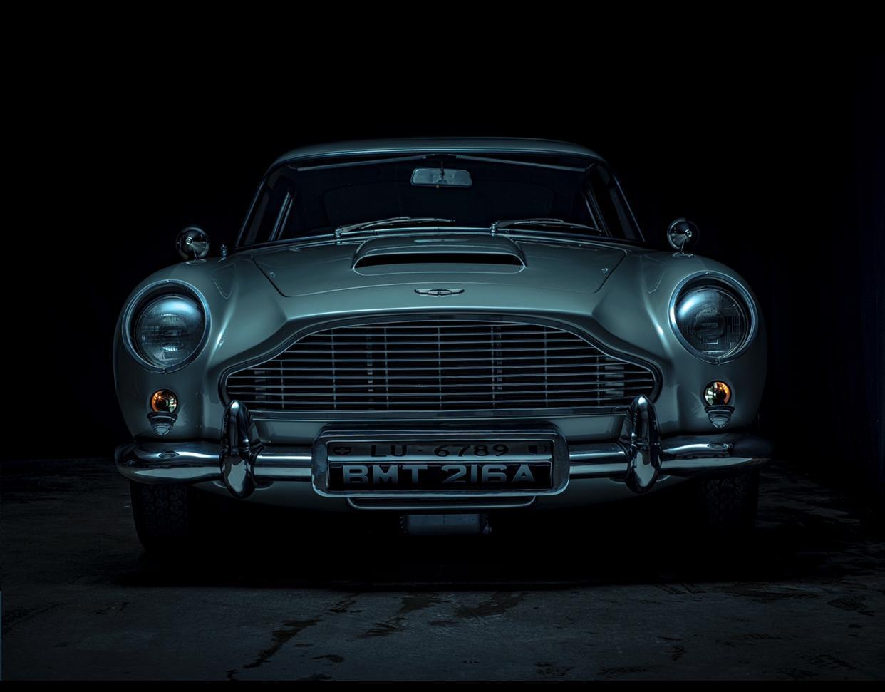 aston-martin-db5-goldfinger-replica-4