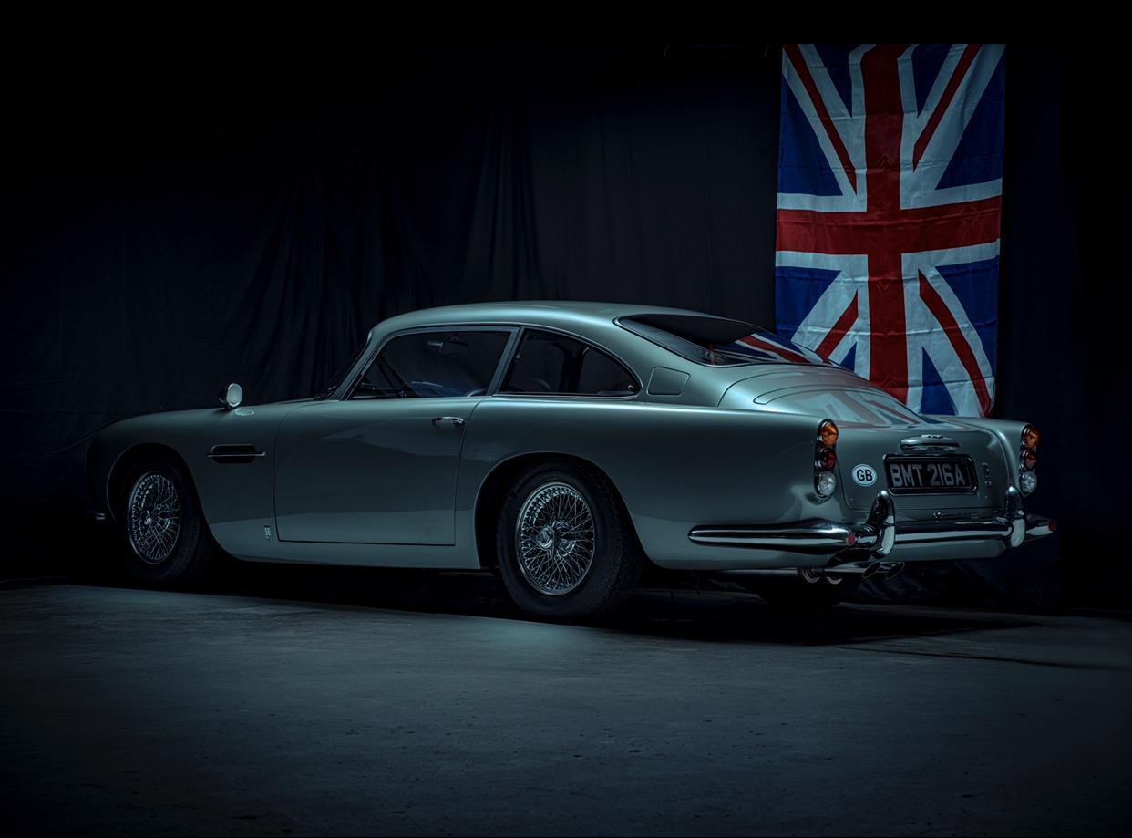 aston-martin-db5-goldfinger-replica-5