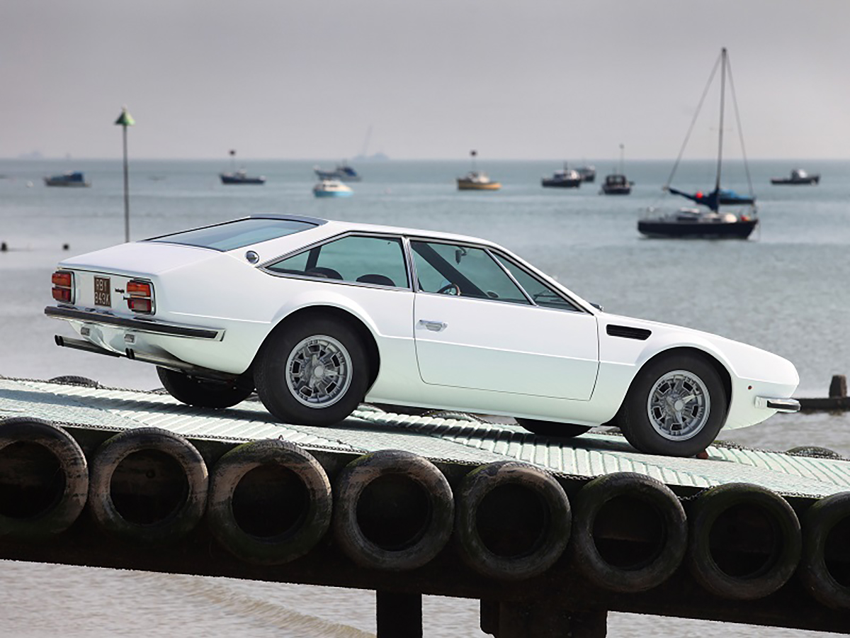 lamborghini_jarama_400_gt_1
