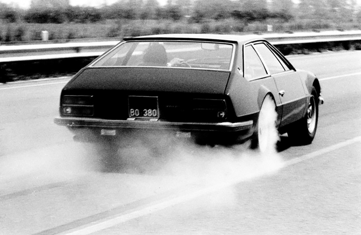 lamborghini_jarama_400_gt_34