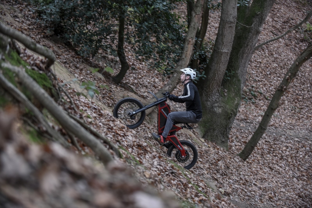 swind-eb-01-maker-addresses-simon-cowells-back-breaking-e-bike-incident-153209_1