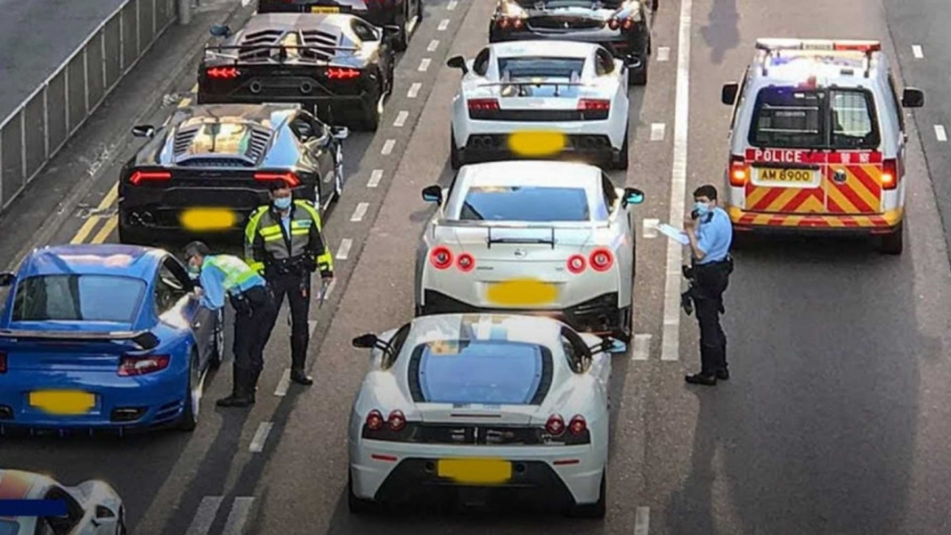 45-supercars-pulled-over-in-hong-kong
