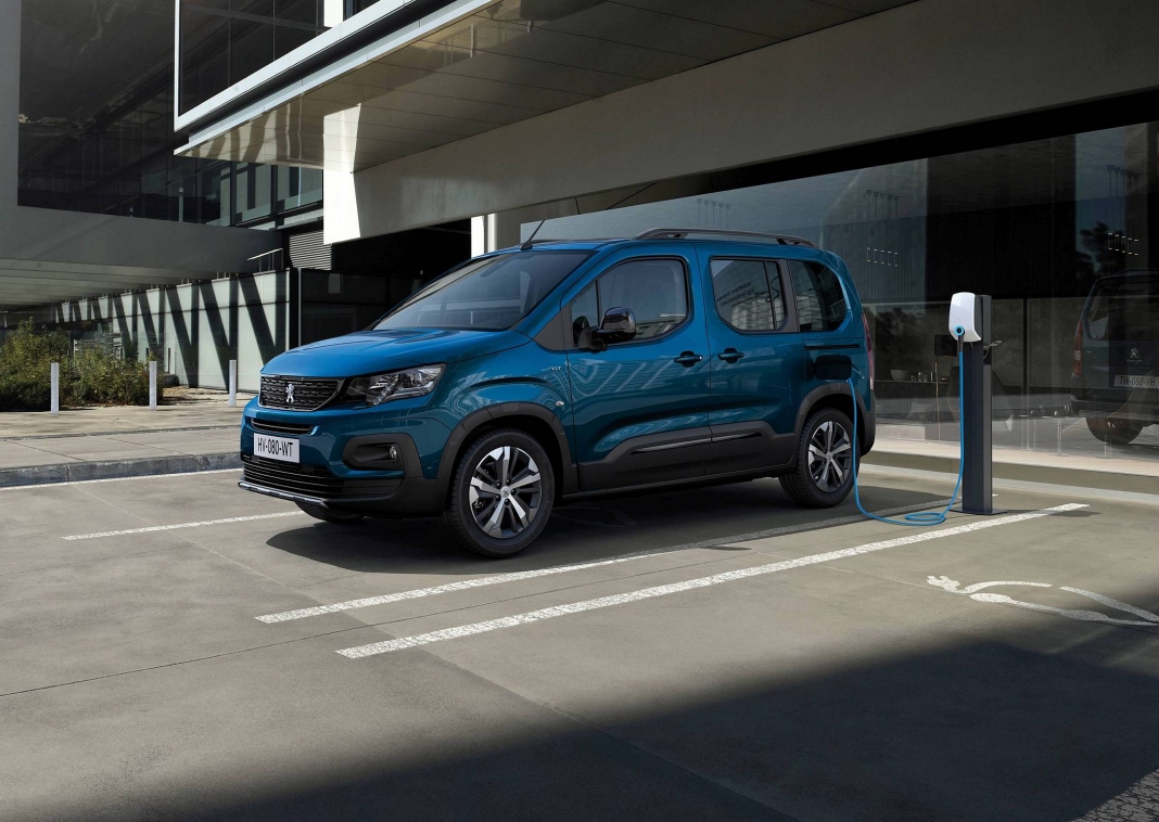 PEUGEOT_RIFTER_2102STYP003