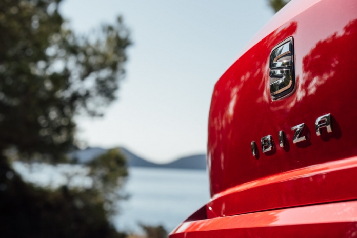 SEAT_Ibiza_in_Ibiza002_HQ-1024x683