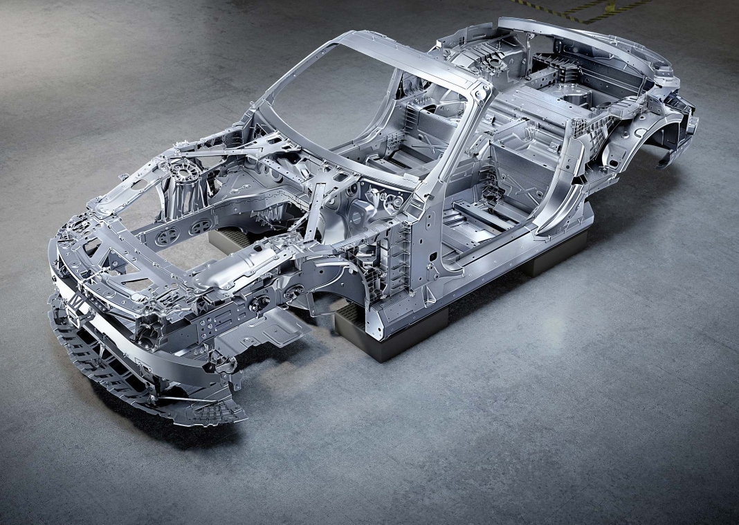 Komplett neuer Rohbau für kommenden Mercedes-AMG SLCompletely new bodyshell for upcoming Mercedes-AMG SL