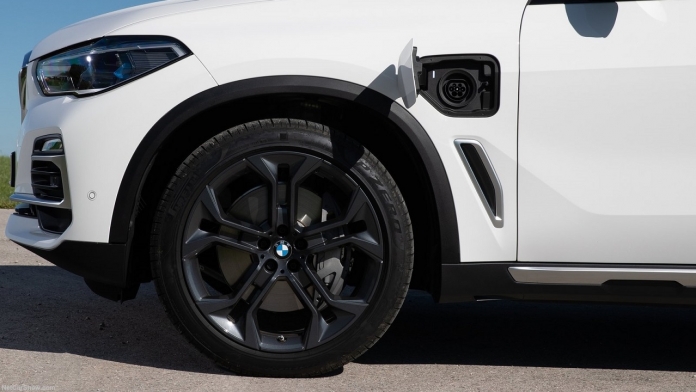 PIRELLI-P-ZERO-BMW-X5-HYBR