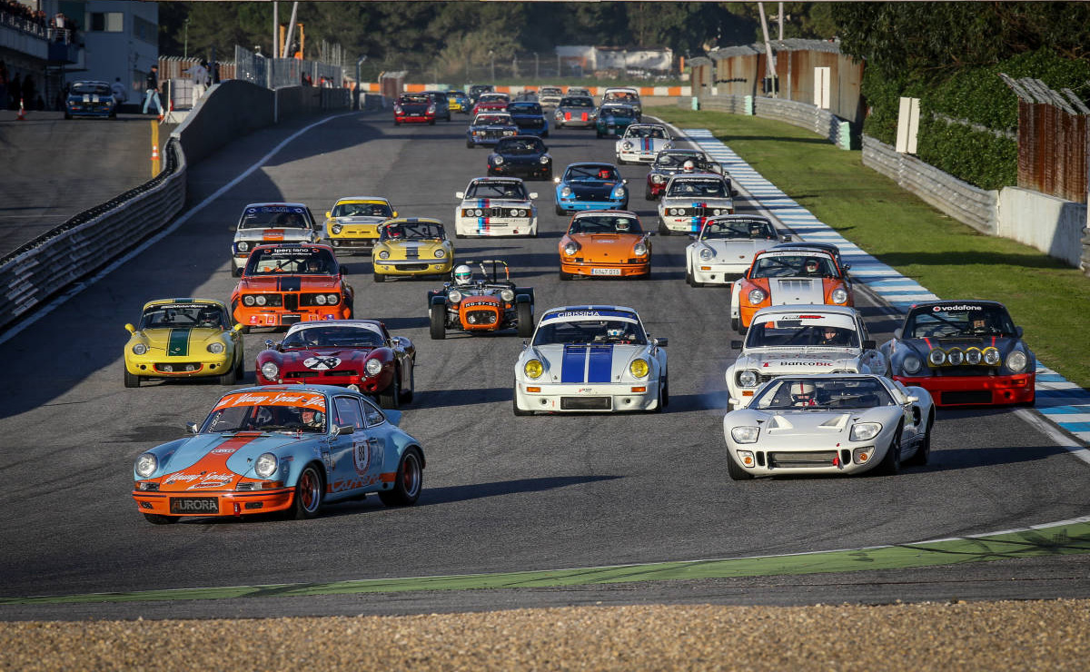 Carro vencedor conquista Pole-Position do Iberian Historic