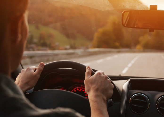 porque-conduzimos-a-direita-condutora