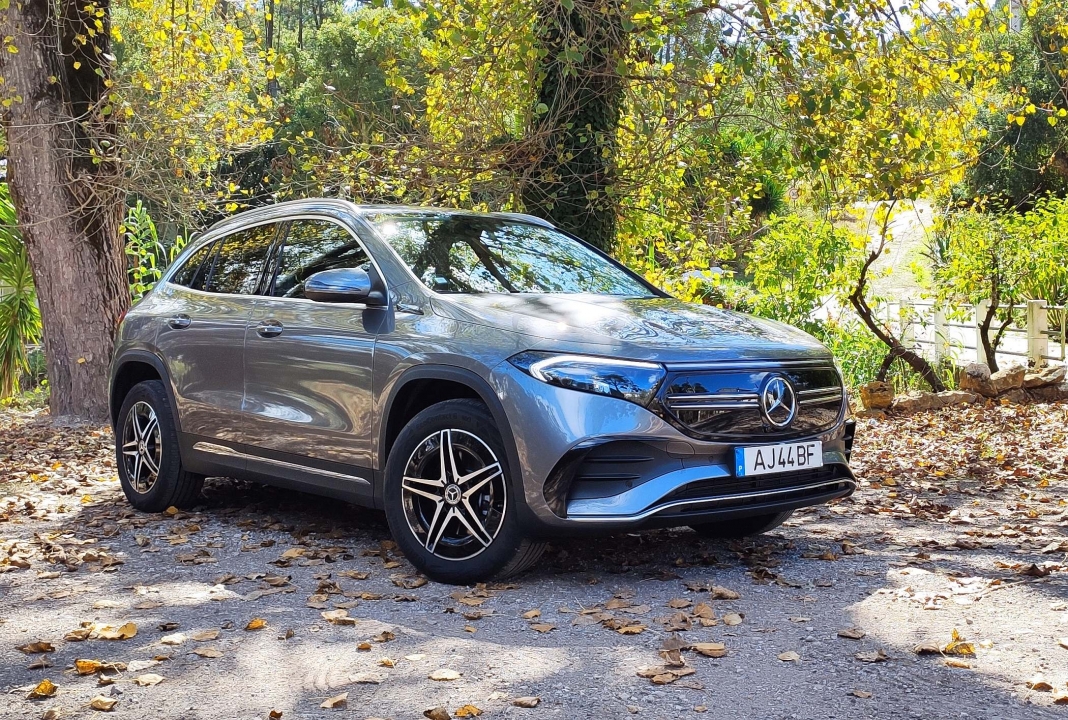 Mercedes EQA 350 4MATIC_2021 (1)