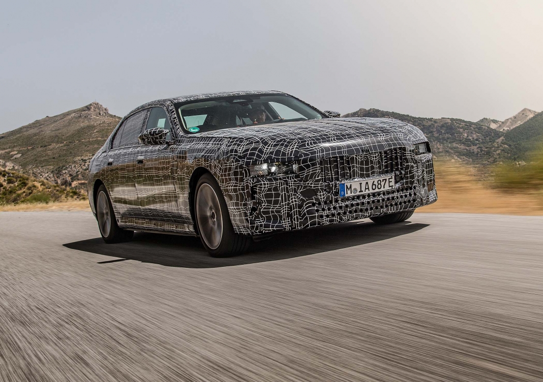 BMW i7 Camuflado_2021 (2)