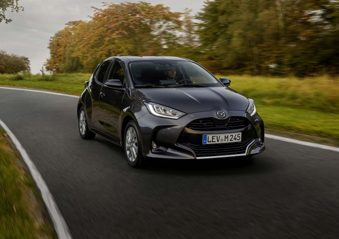 Mazda2_Hybrid_2022_act_4