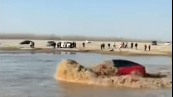 tesla-model-3-strand