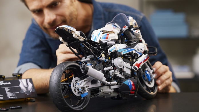 tutto-set-lego-technic-bmw-m-1000-rr-cambio-funzionante-3-velocita-v3-558005