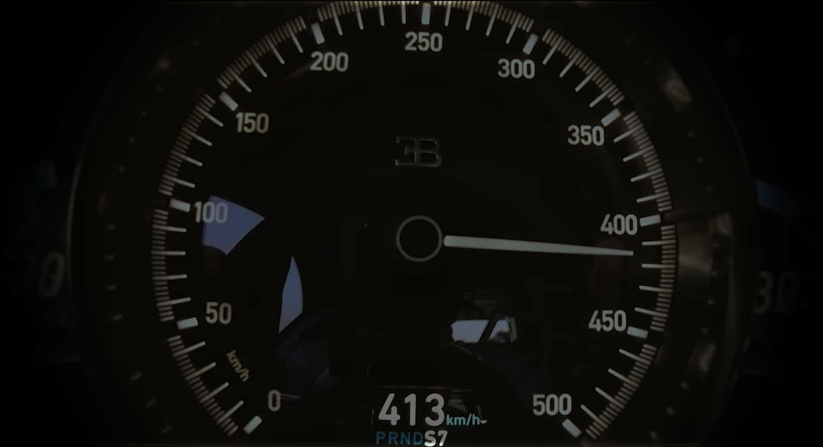 Bugatti Chiron devora autoestrada a 414 km/h!