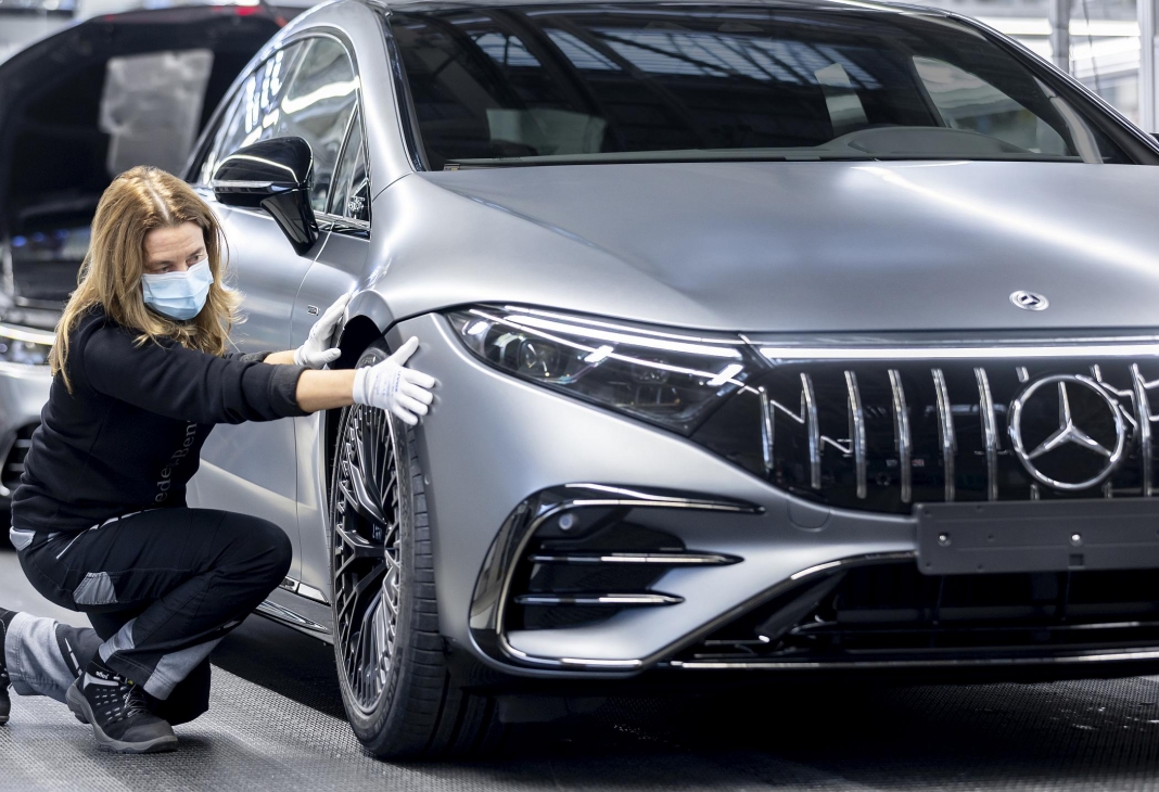 Erste Elektro-Limousine von Mercedes-AMG: Anlauf des EQS 53 4MATIC+ in der Factory 56First electric sedan from Mercedes-AMG: EQS 53 4MATIC+ ramp-up at Factory 56