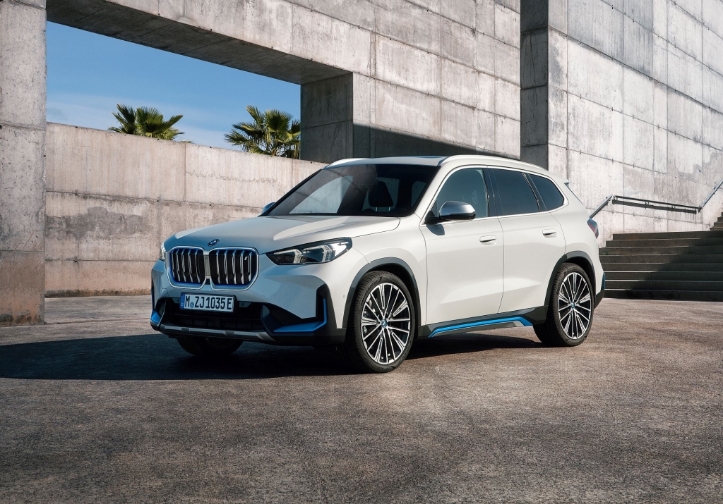 BMW X1 2023 PHEV tem autonomia elétrica de até 89 km